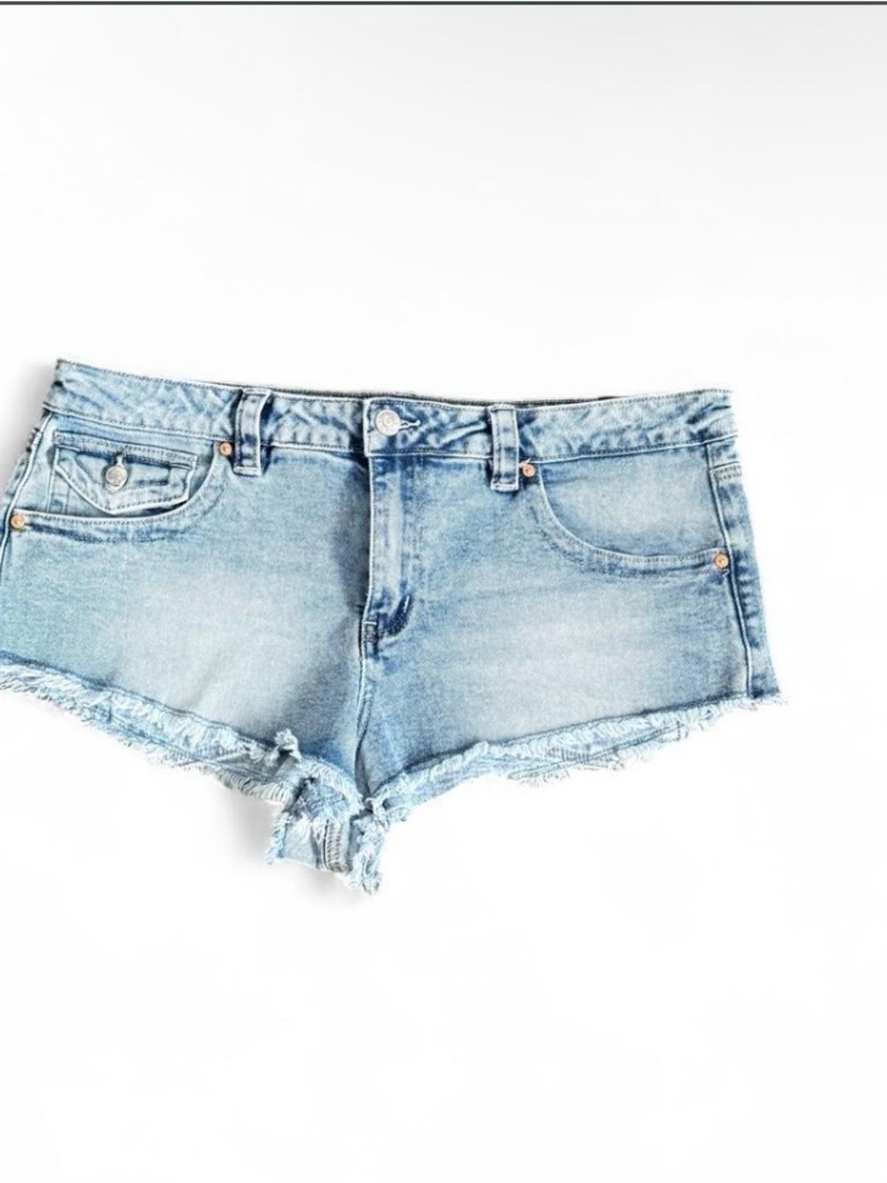 Madden NYC Light Wash Distressed Denim Shorts Size 14 NWT